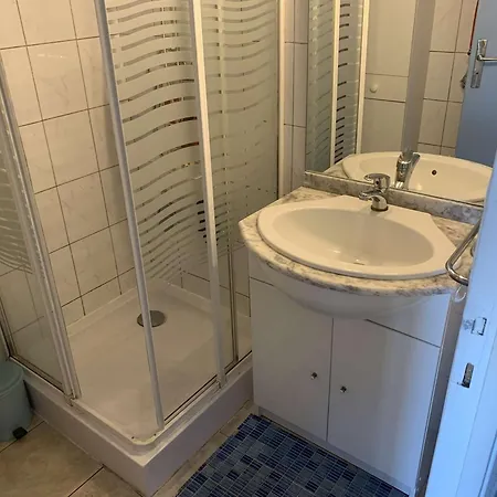 Avec Climatisation Et Parking Securise, 4 Couchages - Fr-1-731-144 * Le Grau-du-Roi